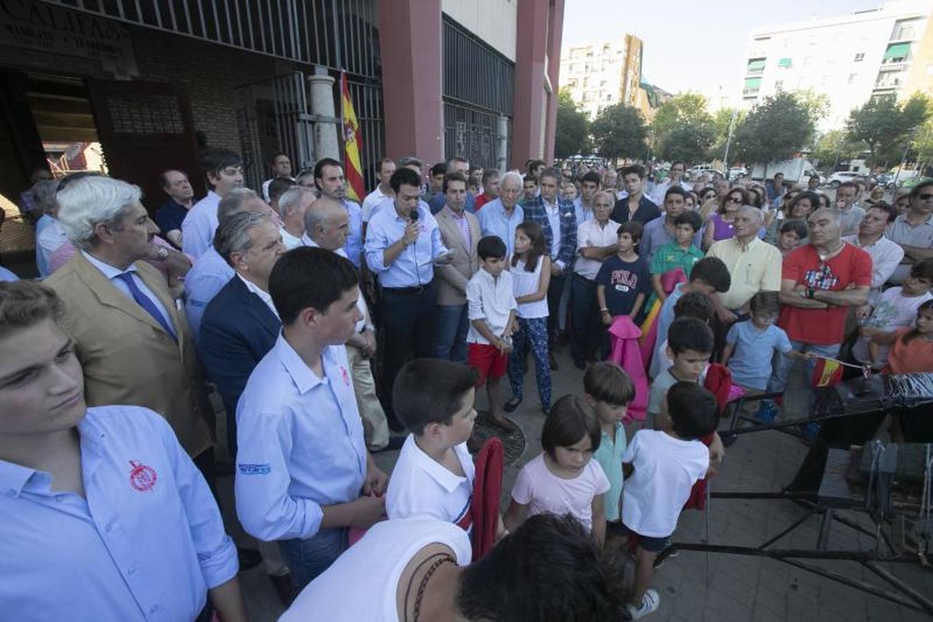 En imágenes, el apoyo a la Escuela Círculo Taurino de Córdoba