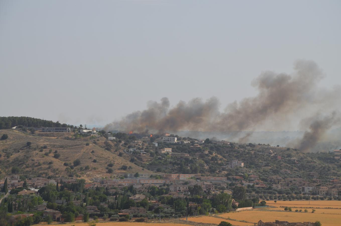 Las imágenes del incendio de la urbanización Montesión de Toledo