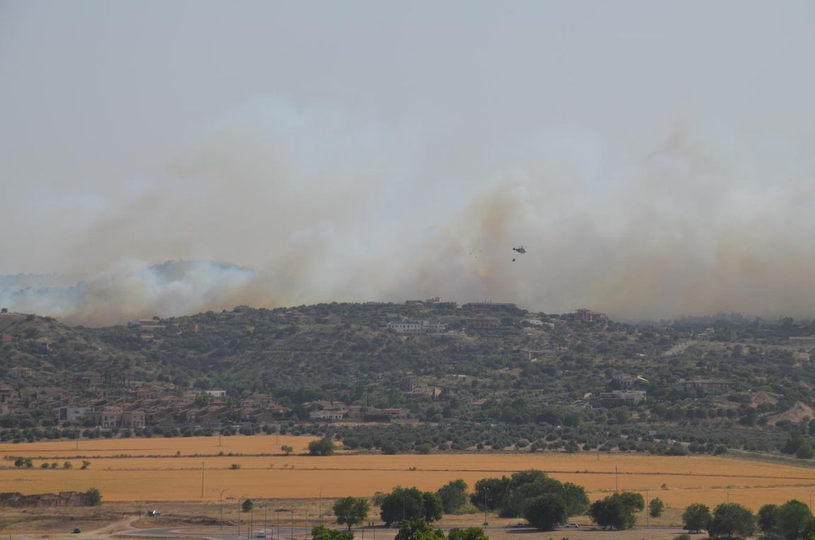 Las imágenes del incendio de la urbanización Montesión de Toledo