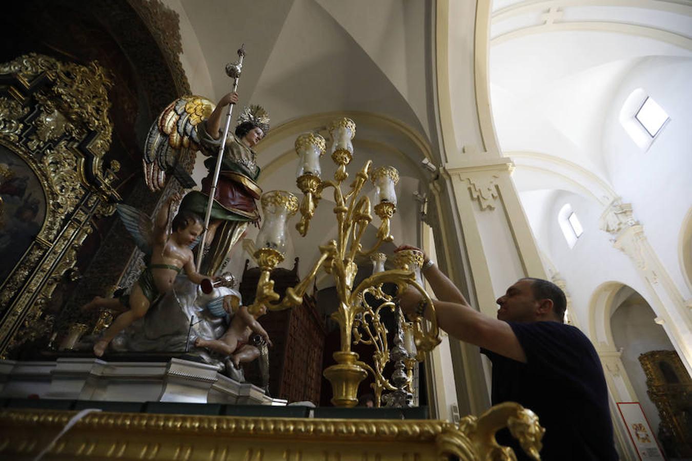 En imágenes, los preparativos de la procesión por el Año Jubilar del Sagrado Corazón