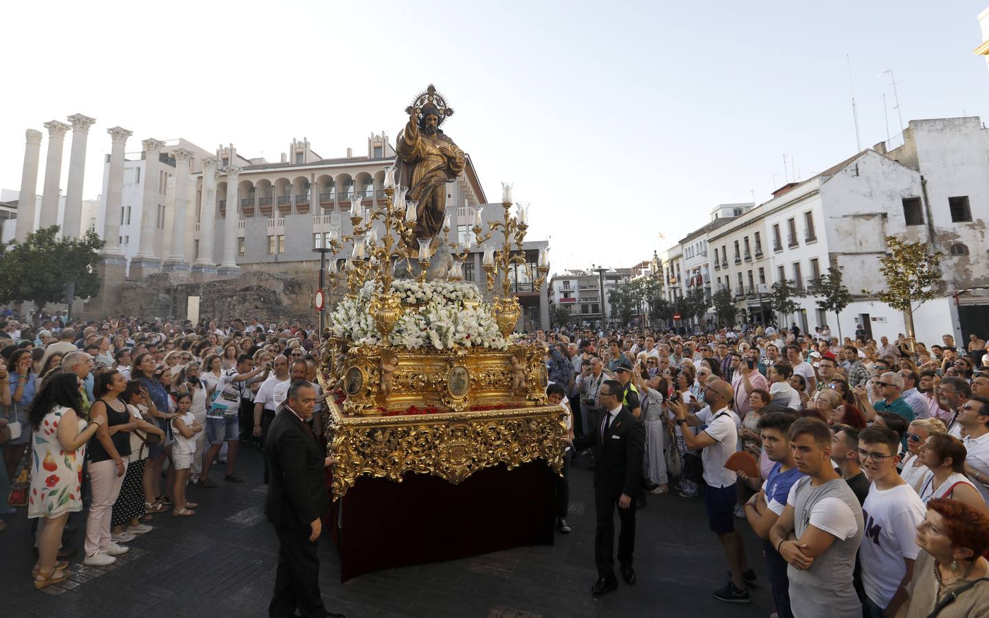 La procesión jubilar del Sagrado Corazón de Jesús en Córdoba, en imágenes