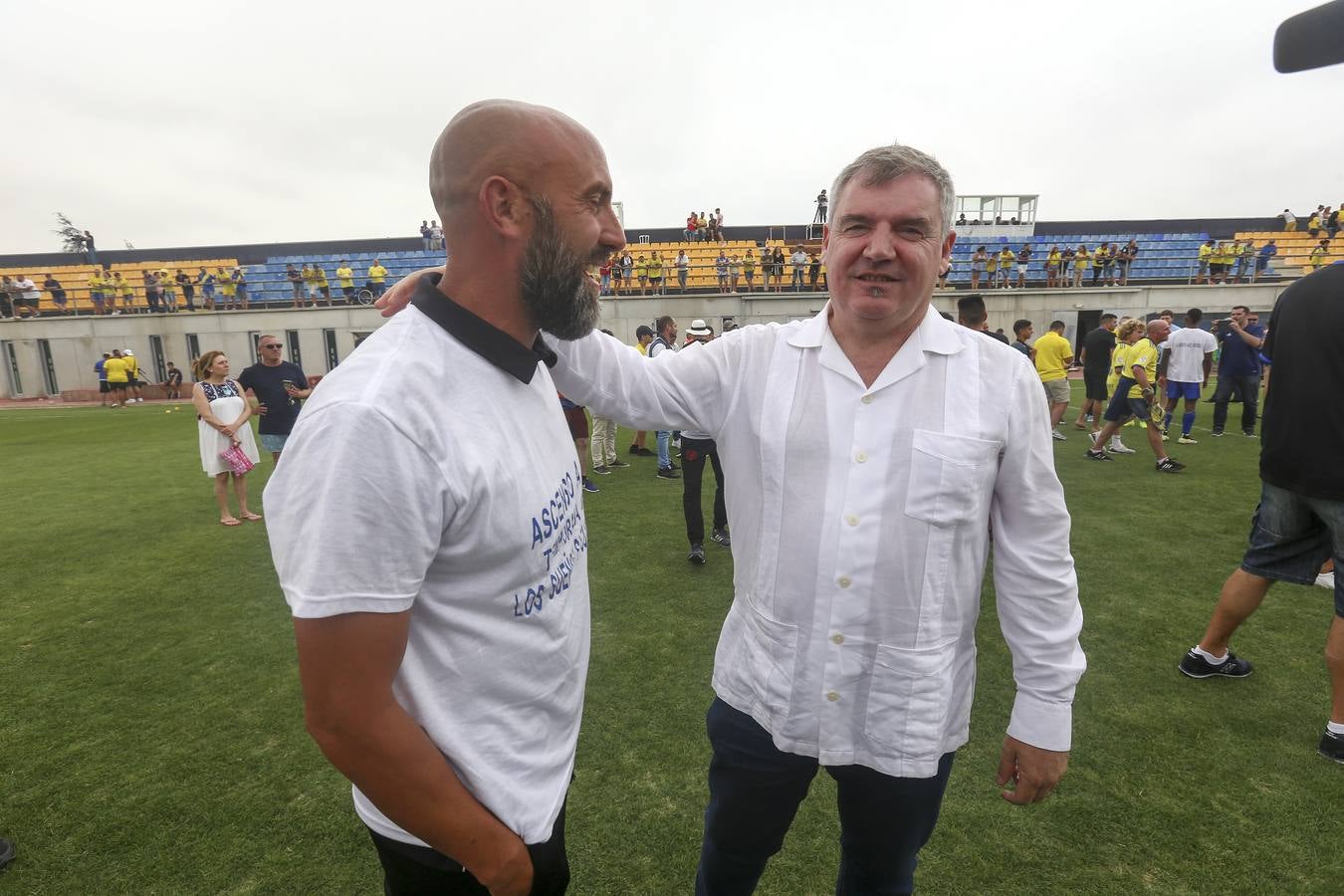 La celebración del histórico ascenso del Cádiz B, en imágenes