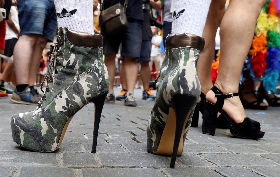La carrera de tacones en el Orgullo Gay de Madrid, en imágenes