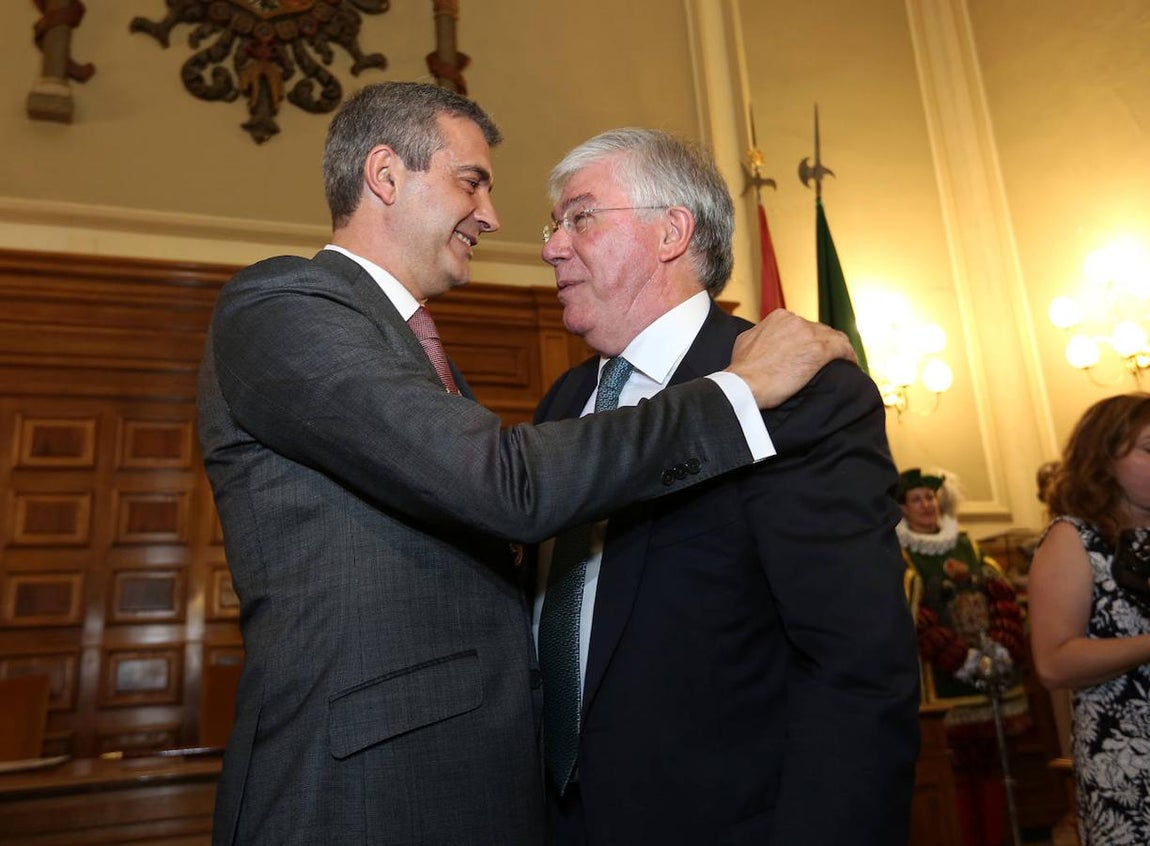 Gutiérrez toma posesión como presidente de la Diputación de Toledo