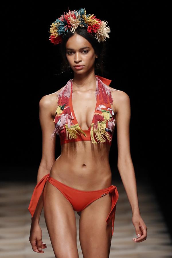 El desfile de Dolores Cortés en la MBFW, en imágenes