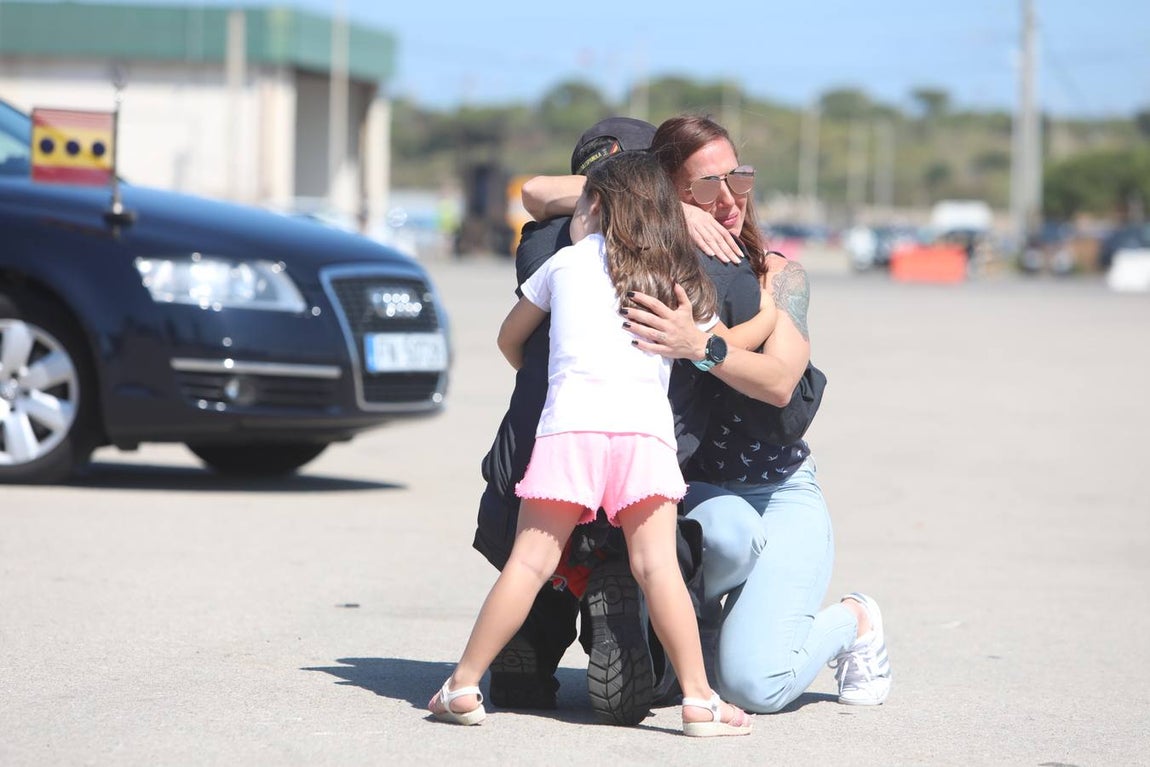 Las fotos de la despedida a la fragata Canarias