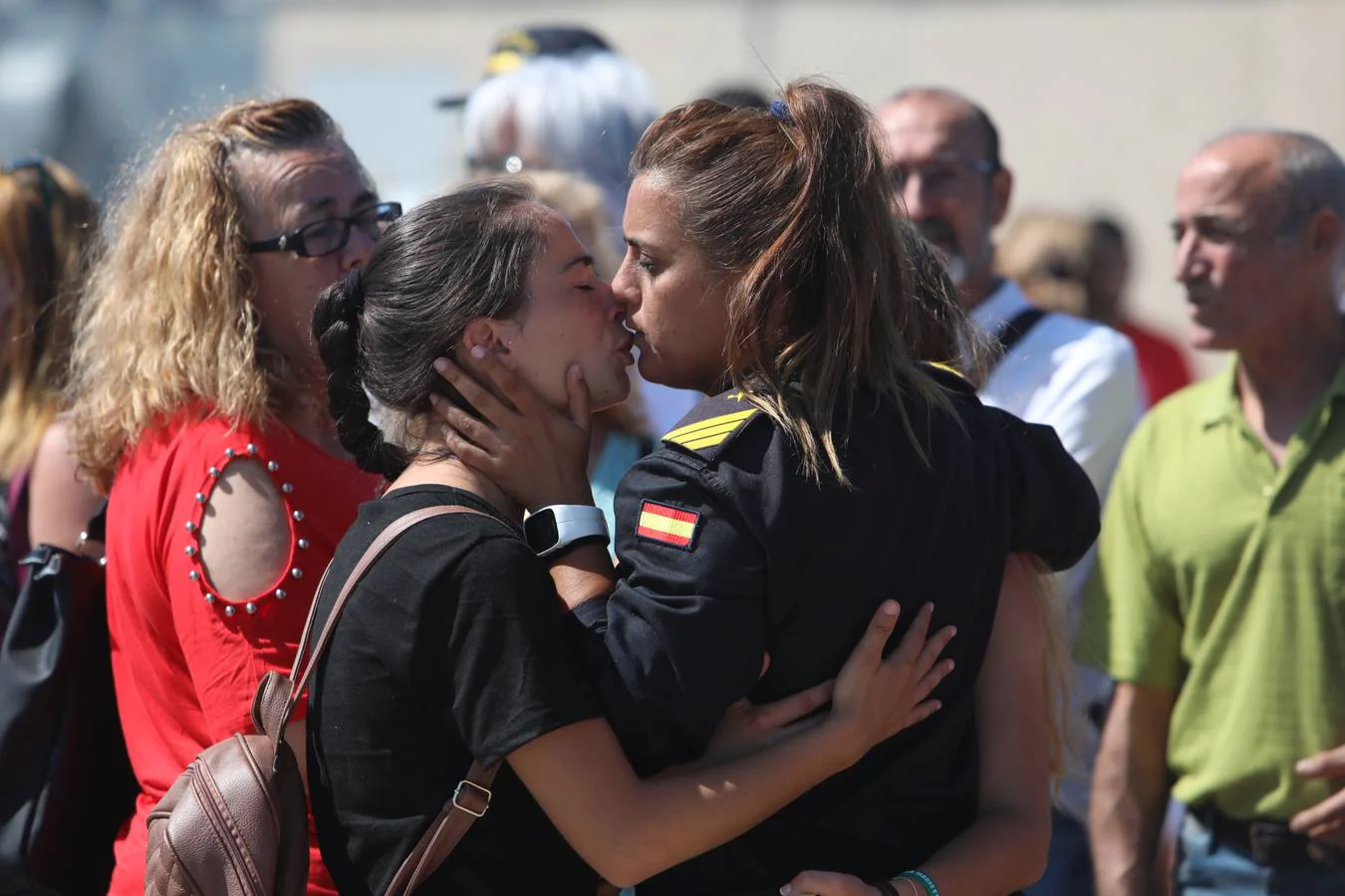 Las fotos de la despedida a la fragata Canarias