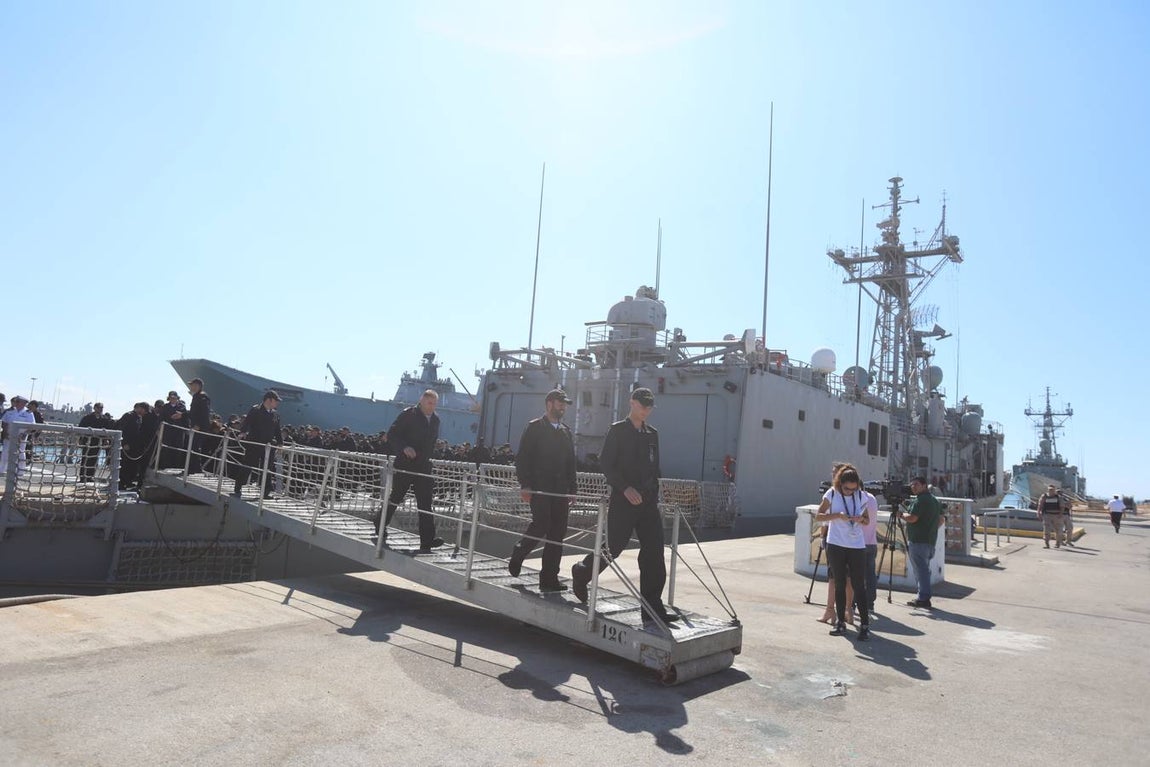 Las fotos de la despedida a la fragata Canarias