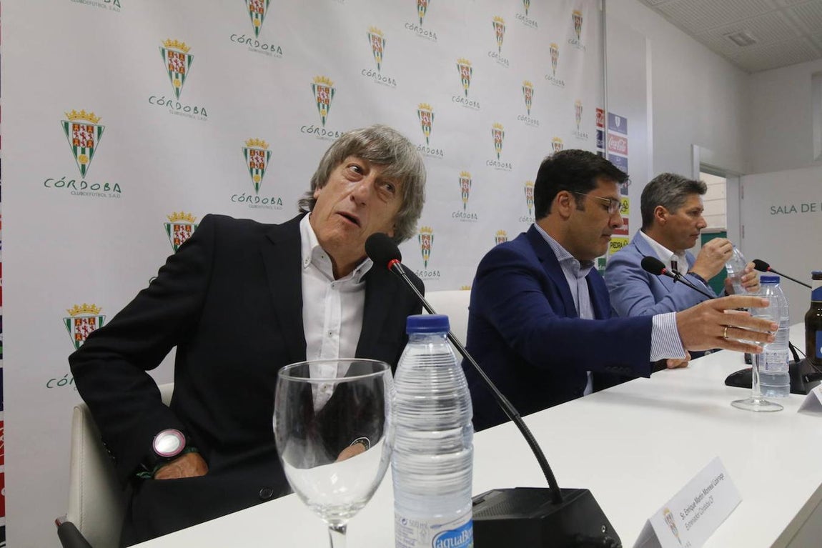 El día uno de Enrique Martín, en imágenes