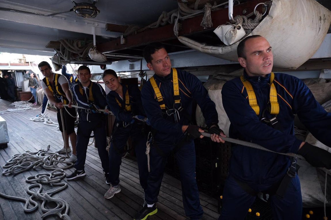 Fotos: Se acerca el fin del crucero de instrucción para la dotación de Elcano
