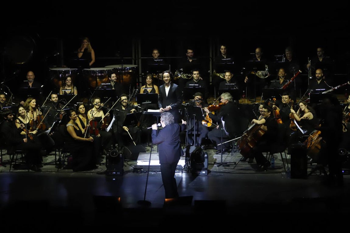 Miguel Ríos cierra el Festival de la Guitarra de Córdoba con su «rock sinfónico»