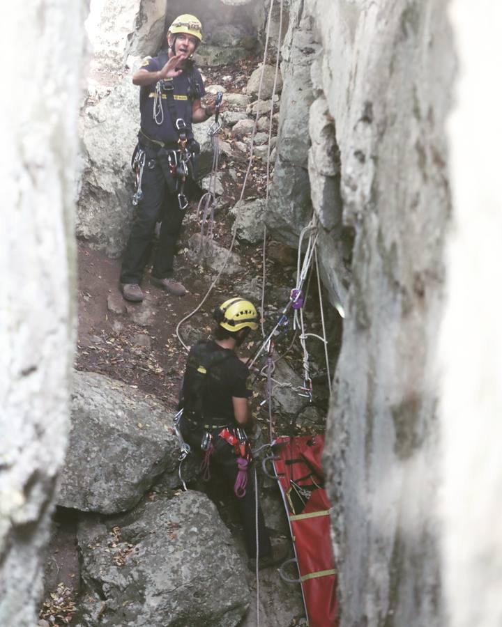 FOTOS: El Grupo de Rescate en Montaña de Bomberos de Cádiz, en acción