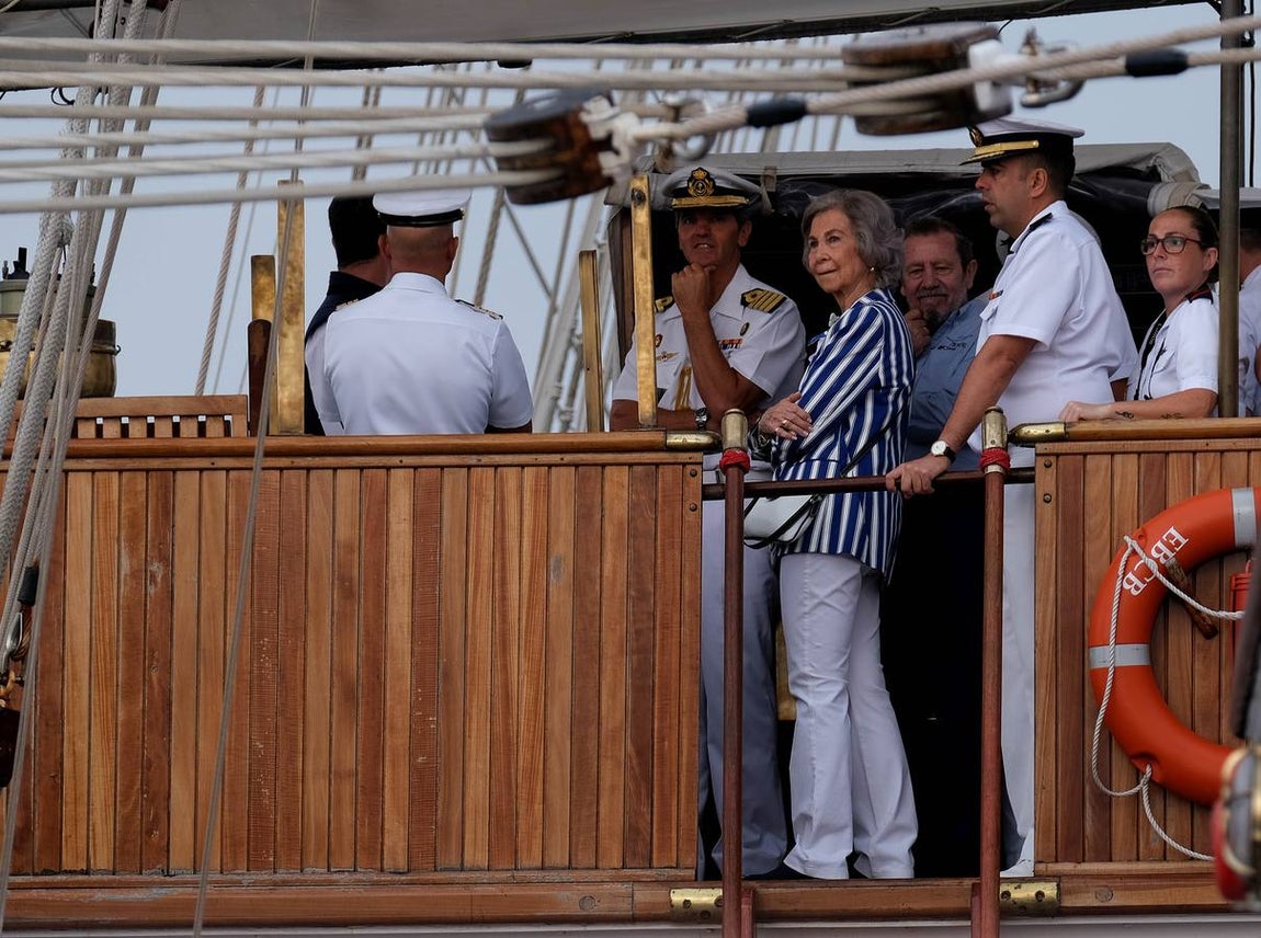 FOTOS: El Juan Sebastián de Elcano arriba en Marín en el 91 crucero de instrucción