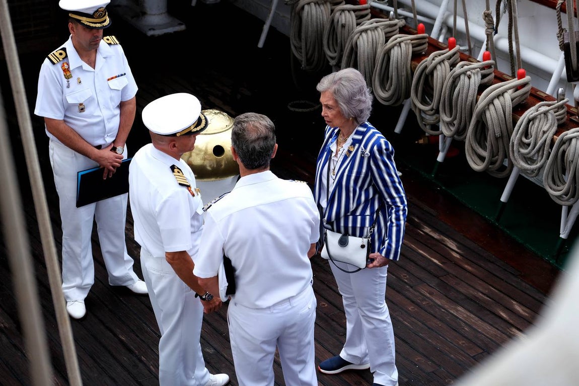 FOTOS: El Juan Sebastián de Elcano arriba en Marín en el 91 crucero de instrucción
