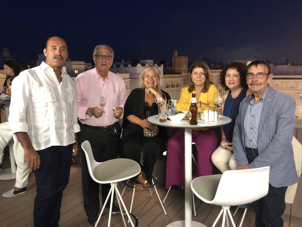 Víctor de la Cruz, Antonio Rosado, Inmaculada Macías, María José Madurga, Soqui Huertas y José María Oca. 