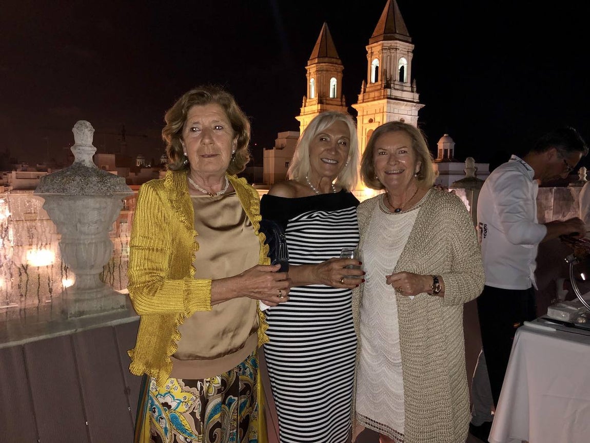 María Luisa Miralles de Imperial, Susi Cigüela y Pilla Bustamante. 