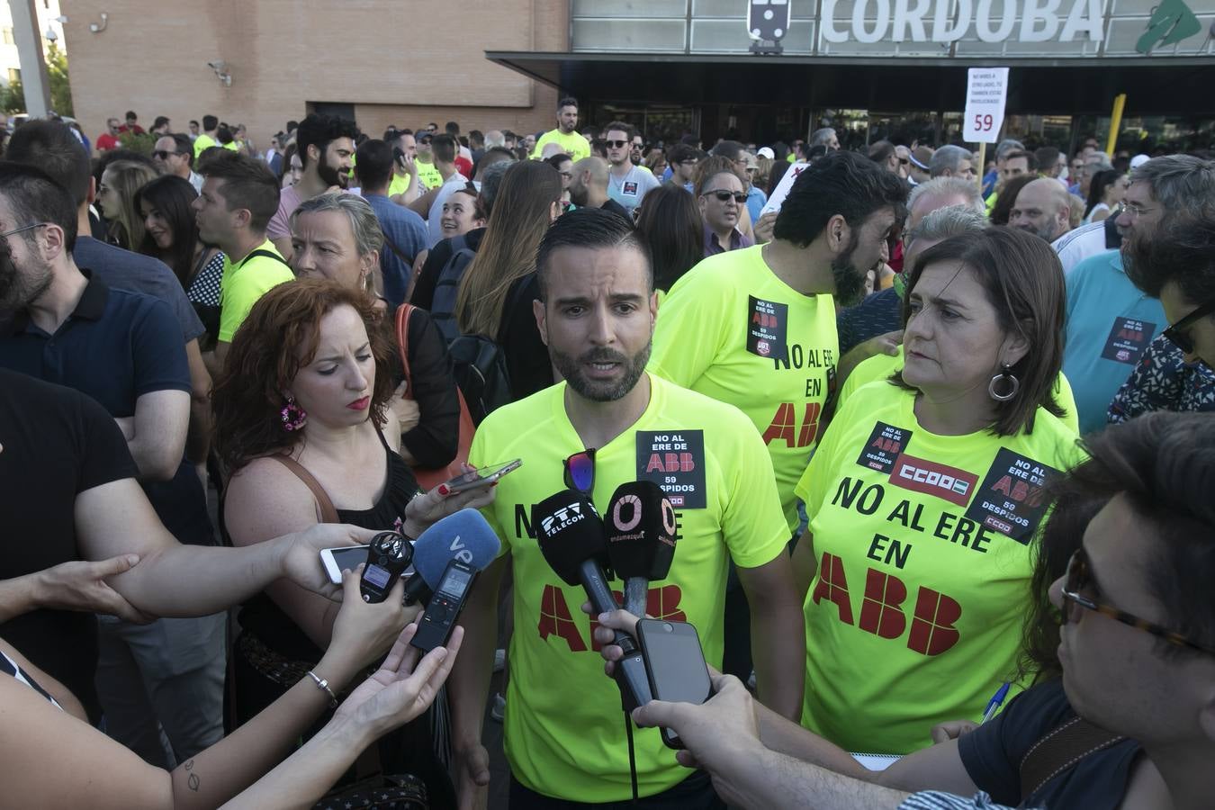 La manifestación contra el ERE en ABB Córdoba, en imágenes