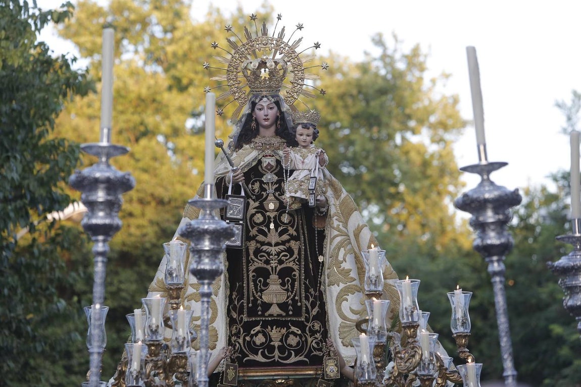 La procesión de la Virgen del Carmen de Puerta Nueva en Córdoba, en imágenes