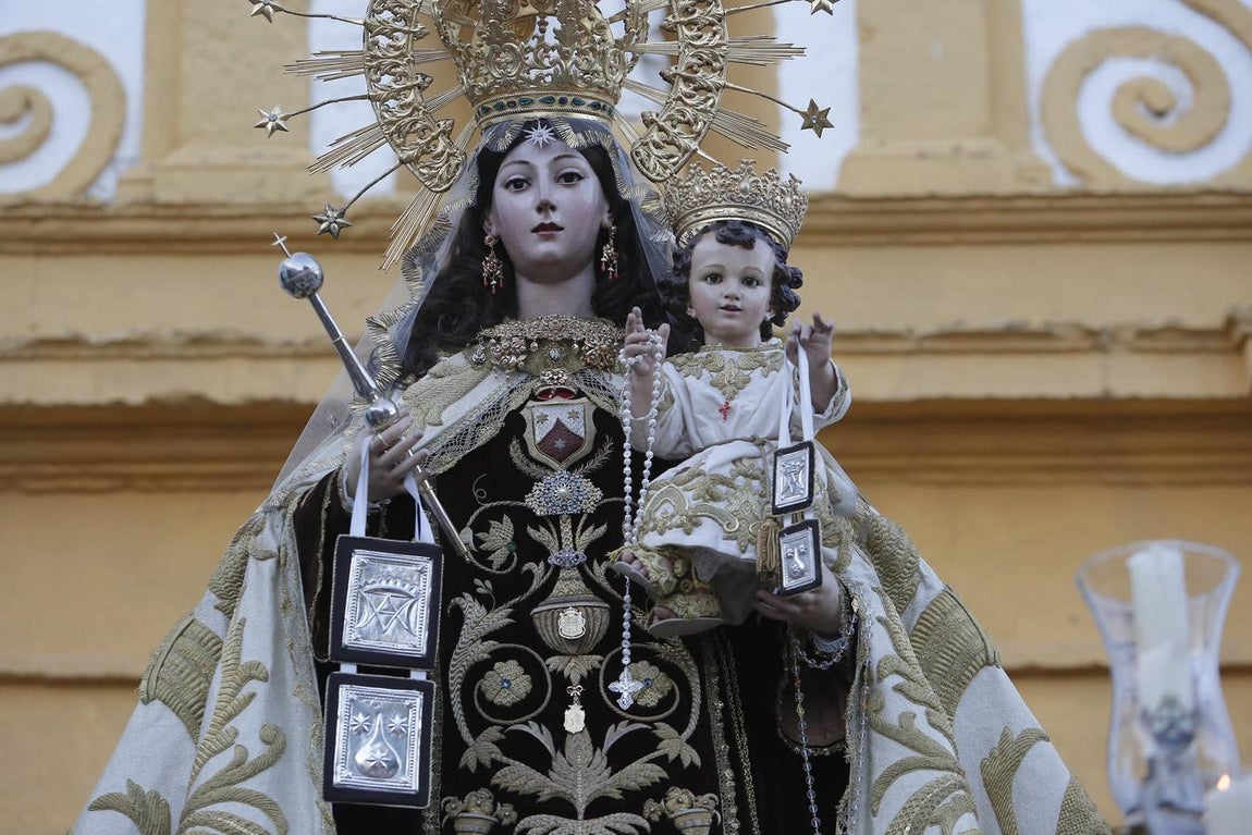 La procesión de la Virgen del Carmen de Puerta Nueva en Córdoba, en imágenes