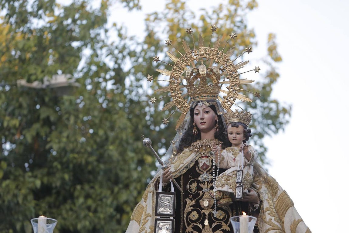 La procesión de la Virgen del Carmen de Puerta Nueva en Córdoba, en imágenes