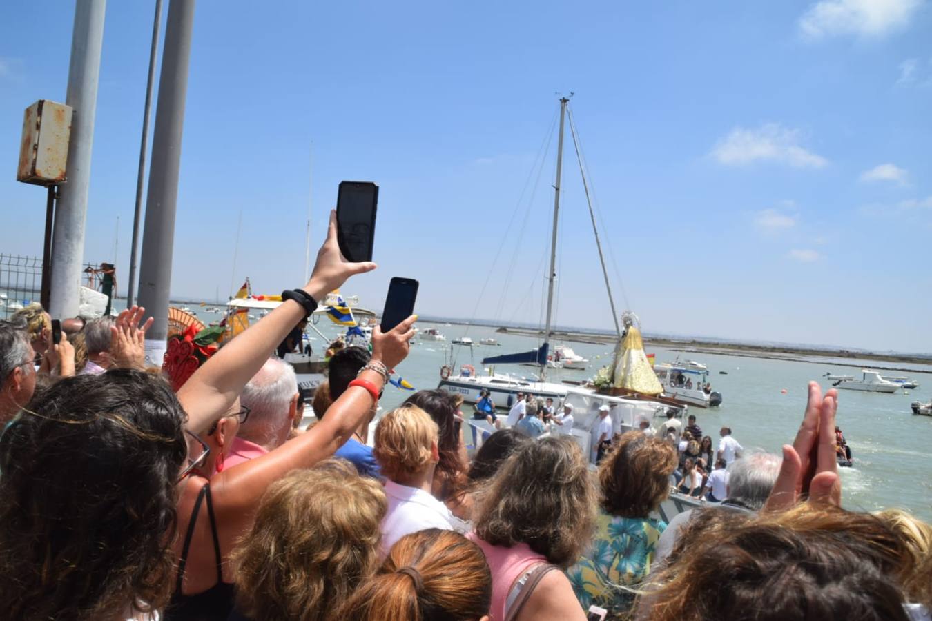 Procesión de la Virgen del Carmen por San Fernando