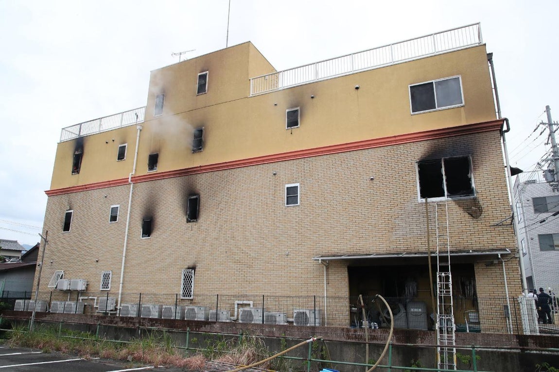 Las imágenes del incendio provocado en unos estudios de animación en Japón