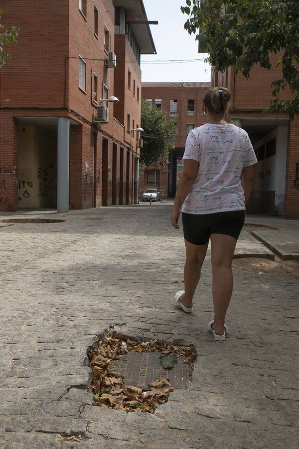 Un día en el barrio cordobés de Las Moreras, en imágenes