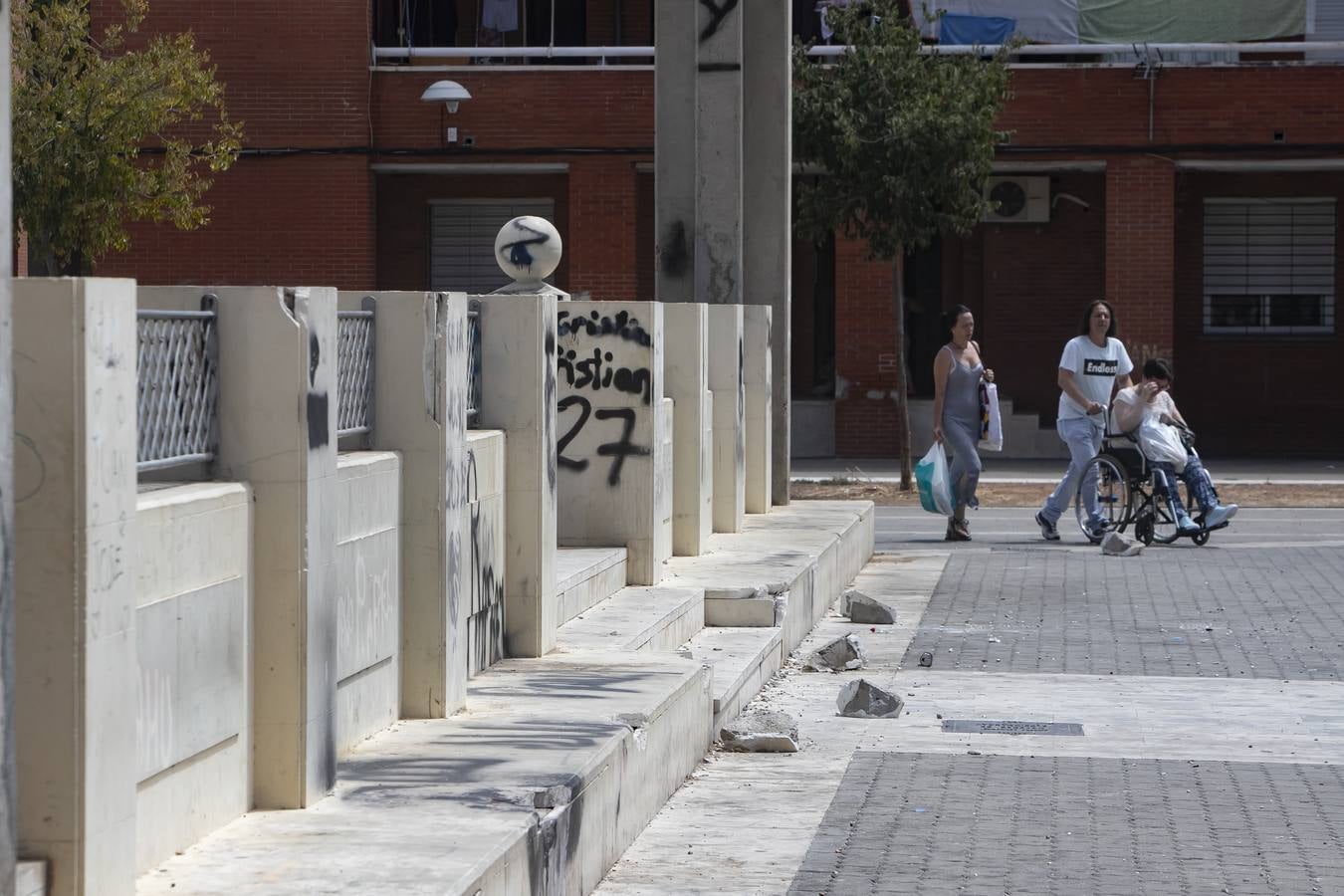 Un día en el barrio cordobés de Las Moreras, en imágenes