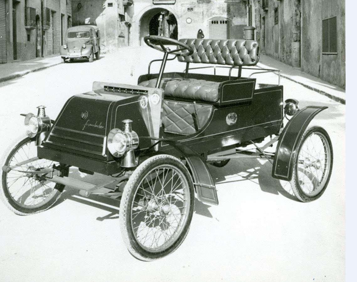 Ferverelectric, 1967. El catalán Juan Ferret Carbonell fabricó un coche eléctrico sobre la carrocería de un Rambler de 1902. Juan Manuel Fangio, 5 veces campeón del mundo, llegó a montarse en este coche, construido para uso personal del Ferret en plena crisis de la gasolina