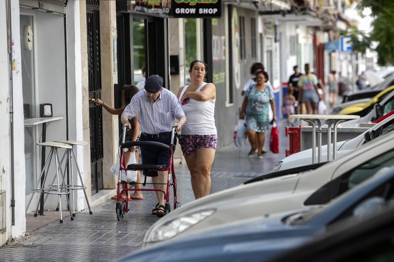 La vida en el barrio cordobés de la Fuensanta, en imágenes