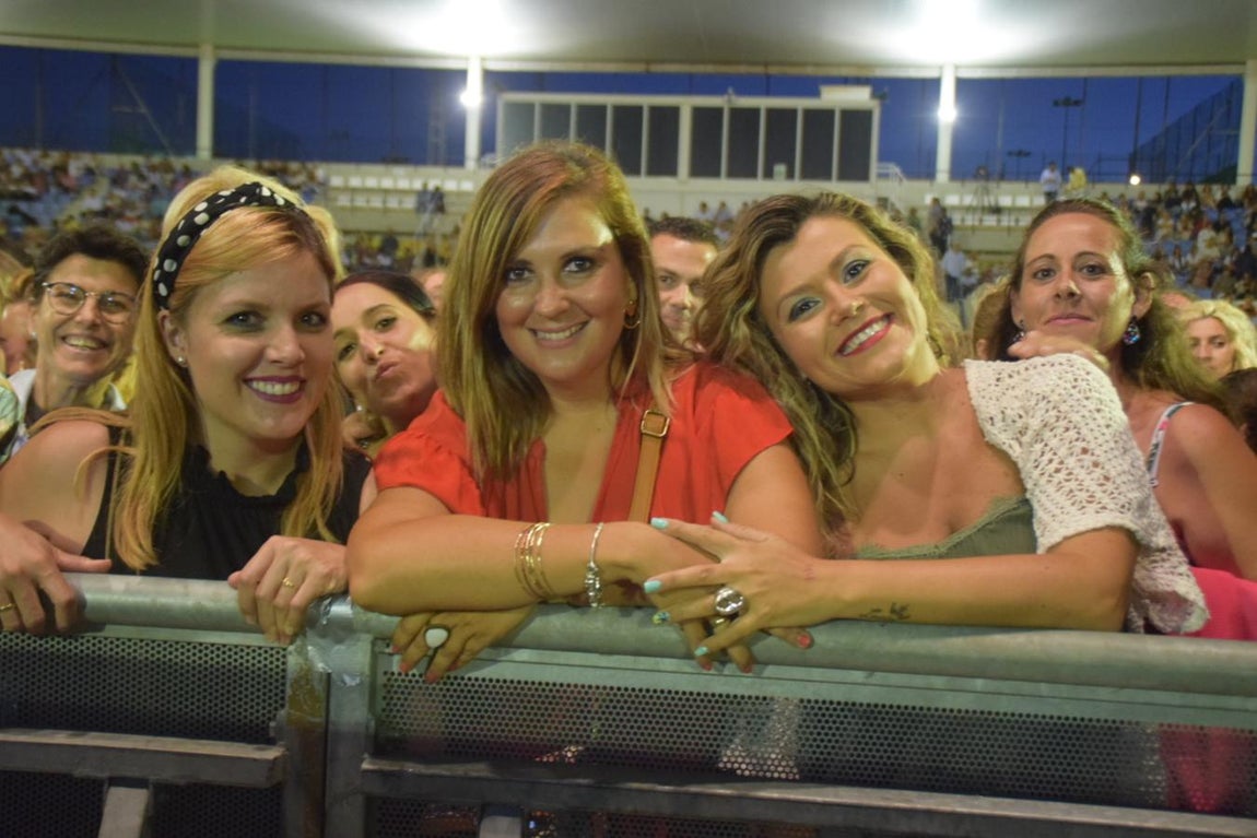 Fotos: Niña Pastori presenta en San Fernando &#039;Bajo tus alas&#039;