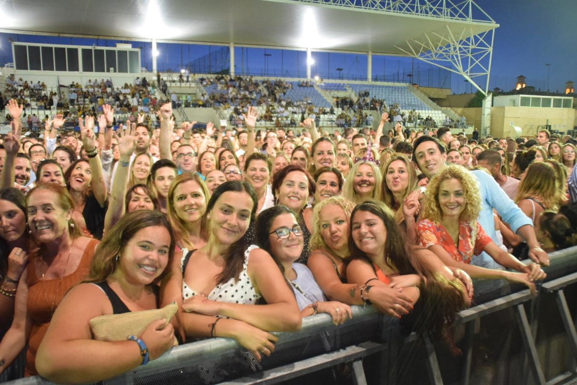 Fotos: Niña Pastori presenta en San Fernando &#039;Bajo tus alas&#039;