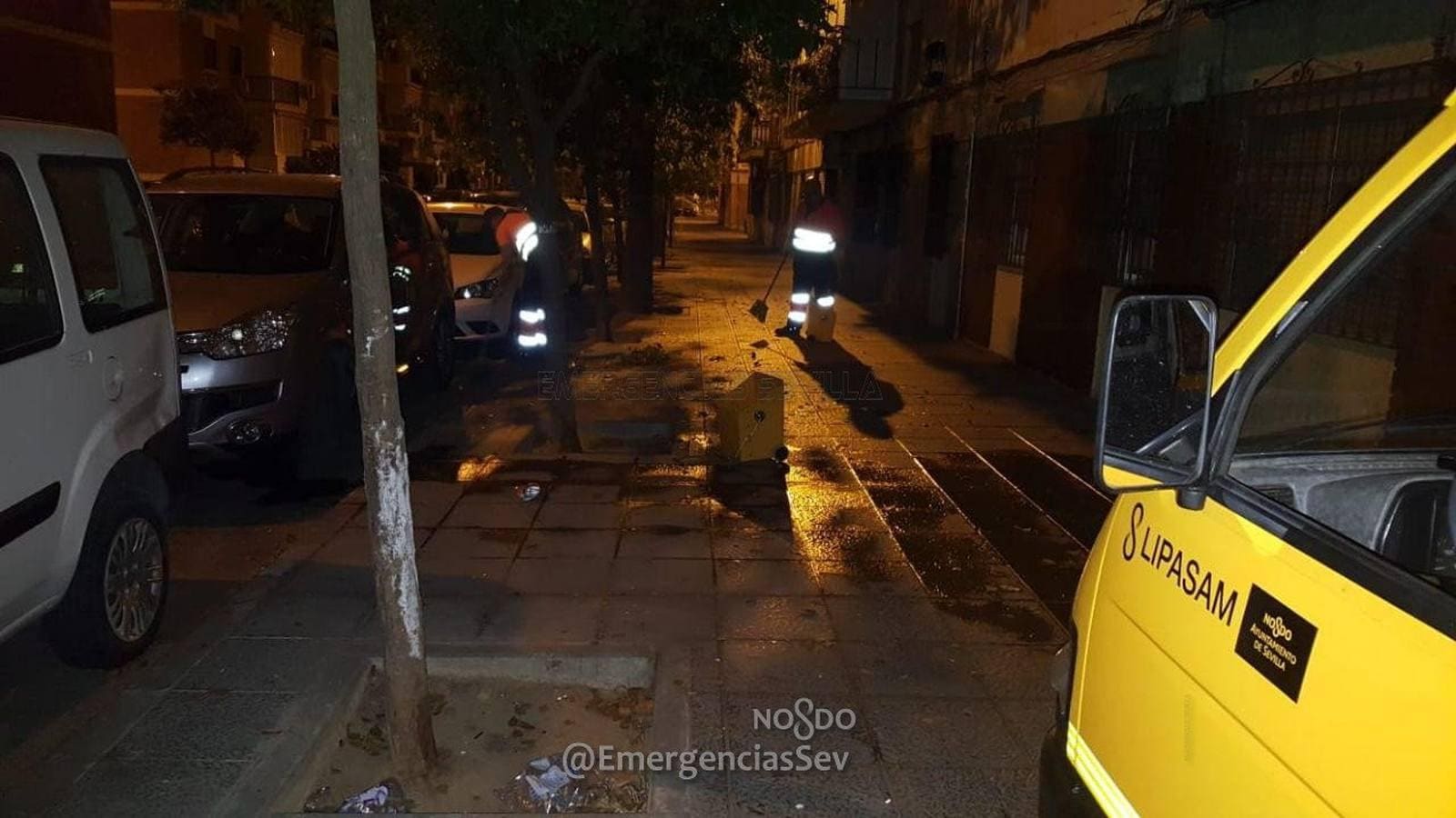 Las imágenes del incendio de una vivienda en el barrio de La Macarena, en Sevilla