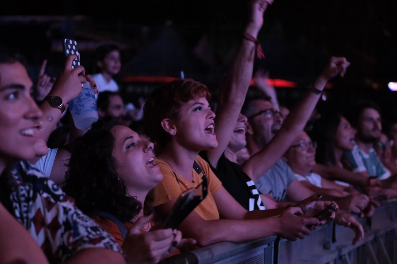 FOTOS: Izal revoluciona el Concert Music de Chiclana