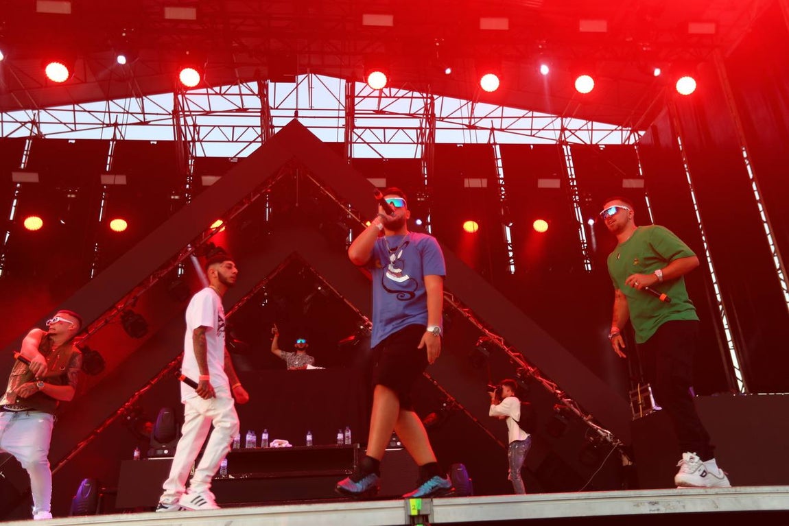 FOTOS: La primera noche de Puro Latino incendia El Puerto