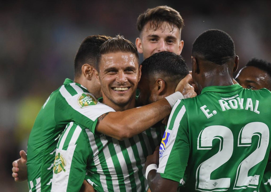 Las mejores imágenes del encuentro amistoso entre el Real Betis y la Unión Deportiva Las Palmas (1-0)