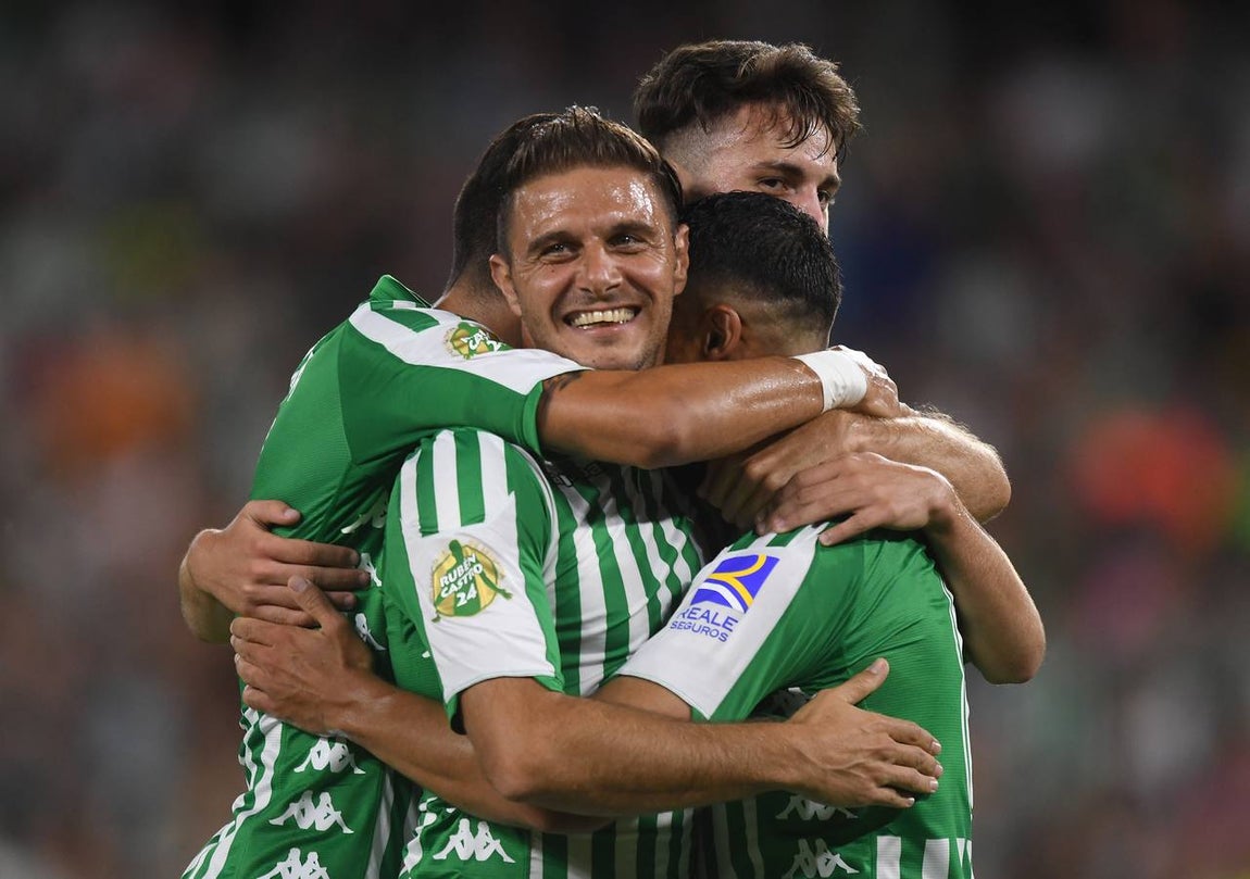 Las mejores imágenes del encuentro amistoso entre el Real Betis y la Unión Deportiva Las Palmas (1-0)
