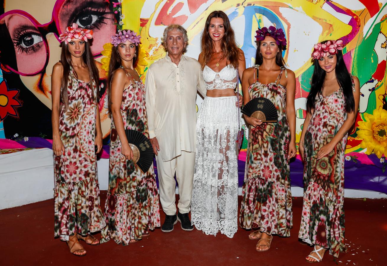 La fiesta Flower Power de los famosos en Ibiza en im genes