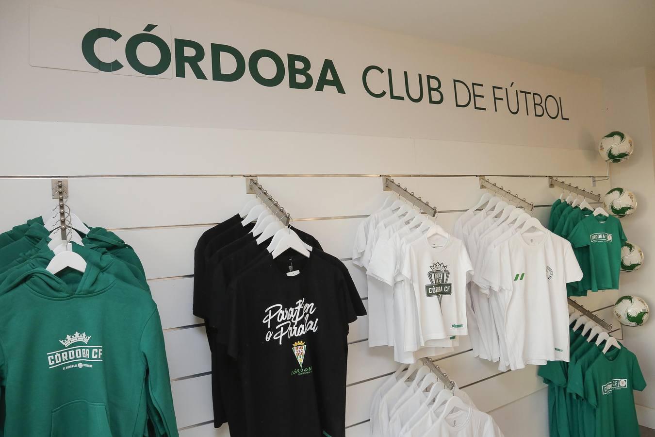 Así es la nueva equipación del Córdoba CF, en imágenes
