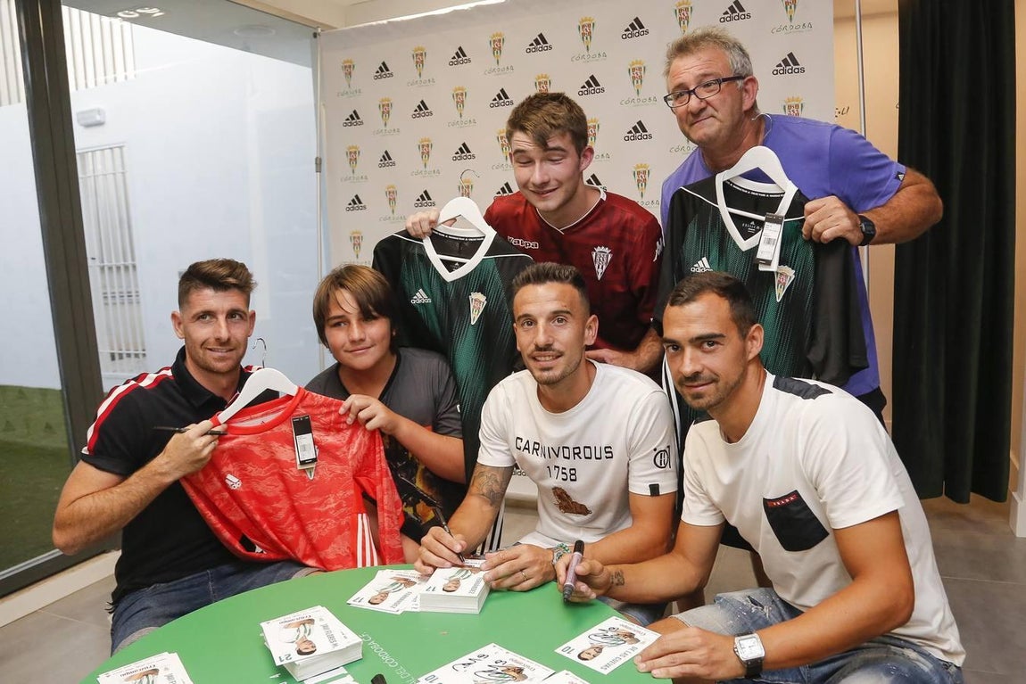 Así es la nueva equipación del Córdoba CF, en imágenes