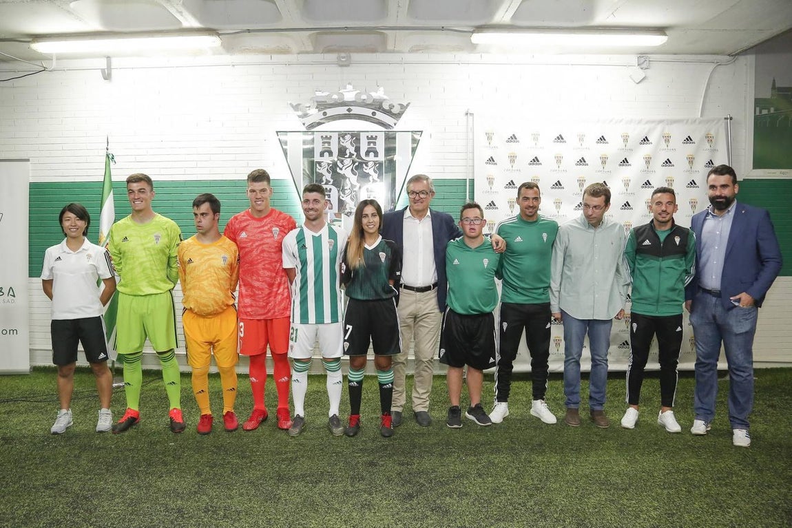 Así es la nueva equipación del Córdoba CF, en imágenes