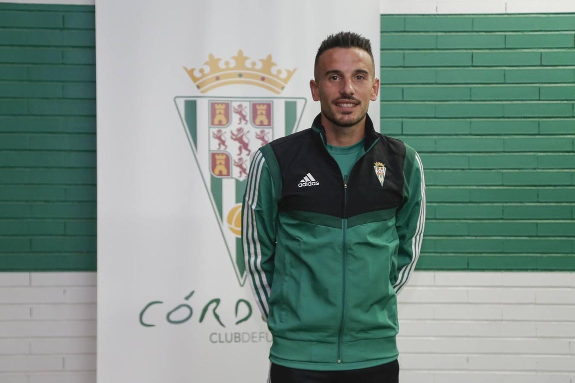 Así es la nueva equipación del Córdoba CF, en imágenes