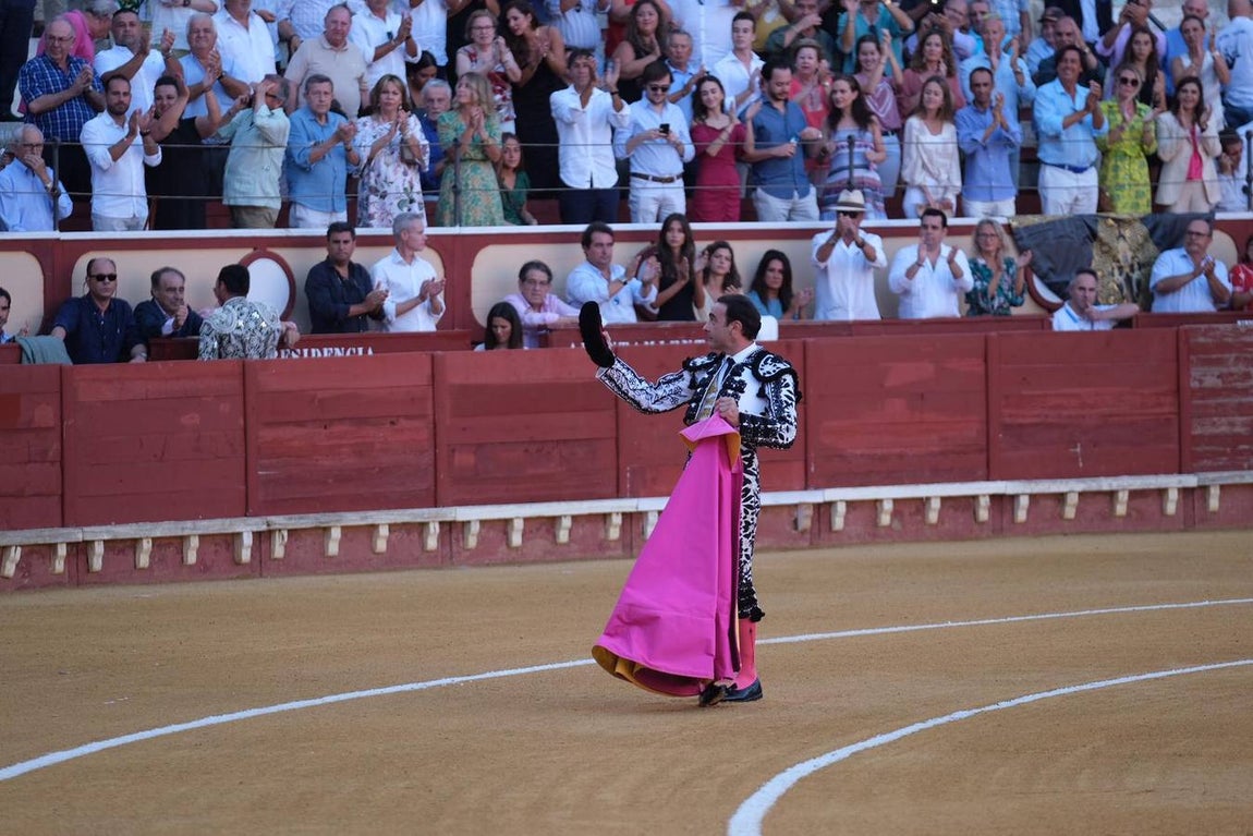 Enrique Ponce reaparece en El Puerto