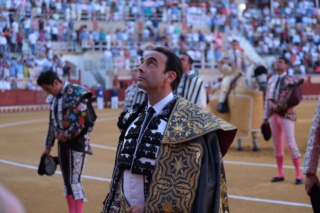 Enrique Ponce reaparece en El Puerto