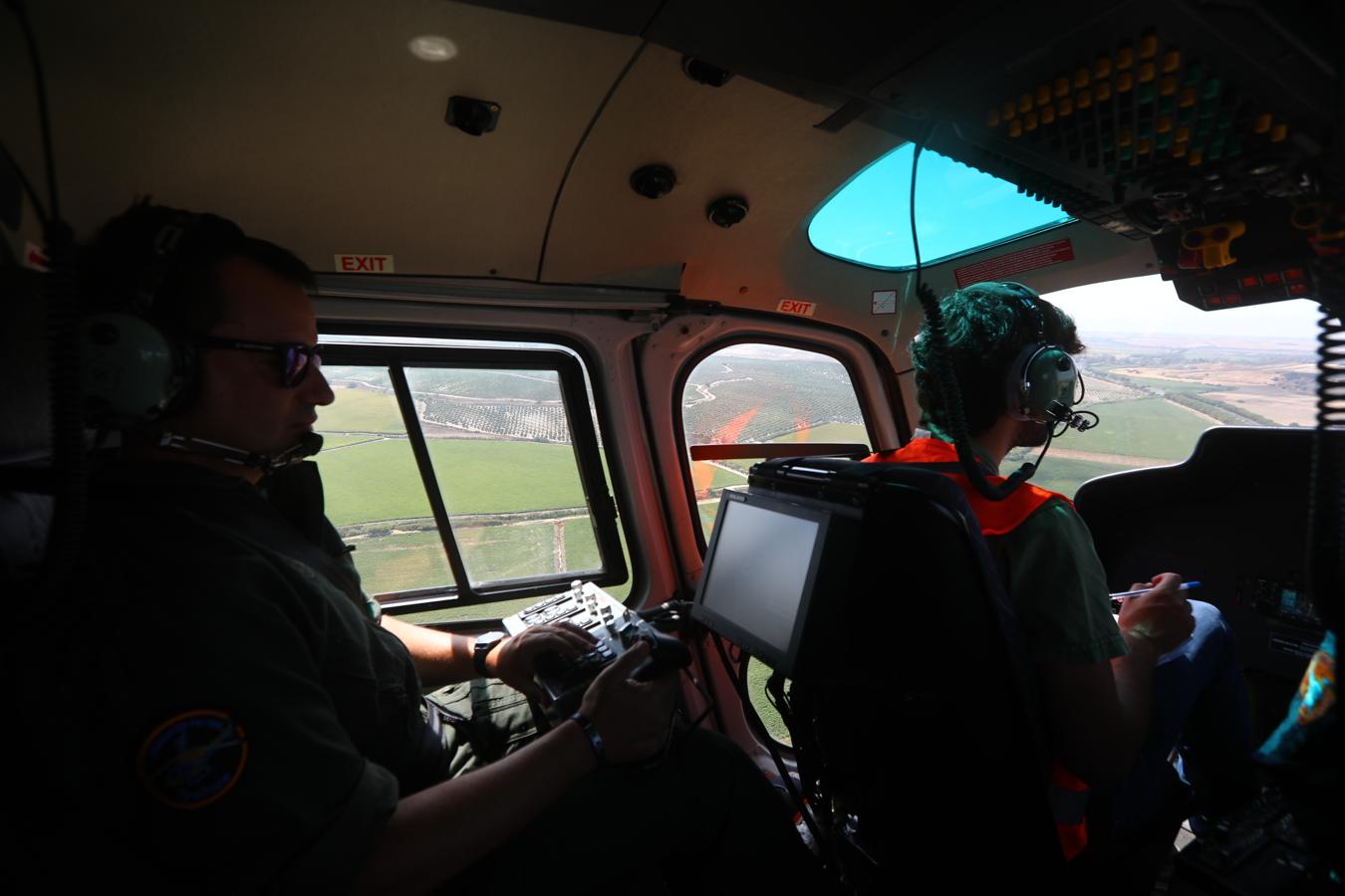 Fotos: Así vigila el helicóptero de la DGT las carreteras de Cádiz