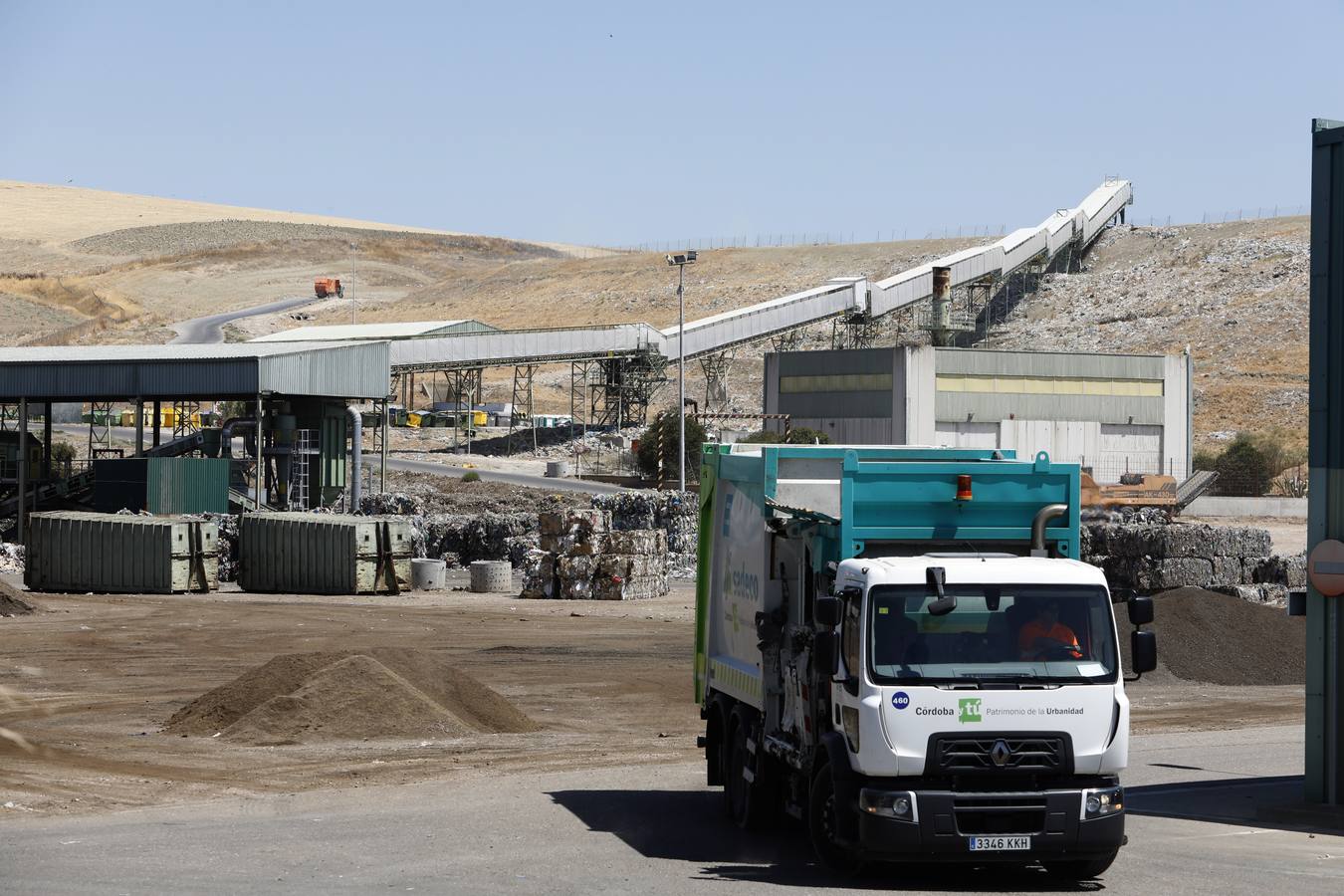 Las entrañas del complejo medioambiental de Sadeco en el Lobatón, en imágenes