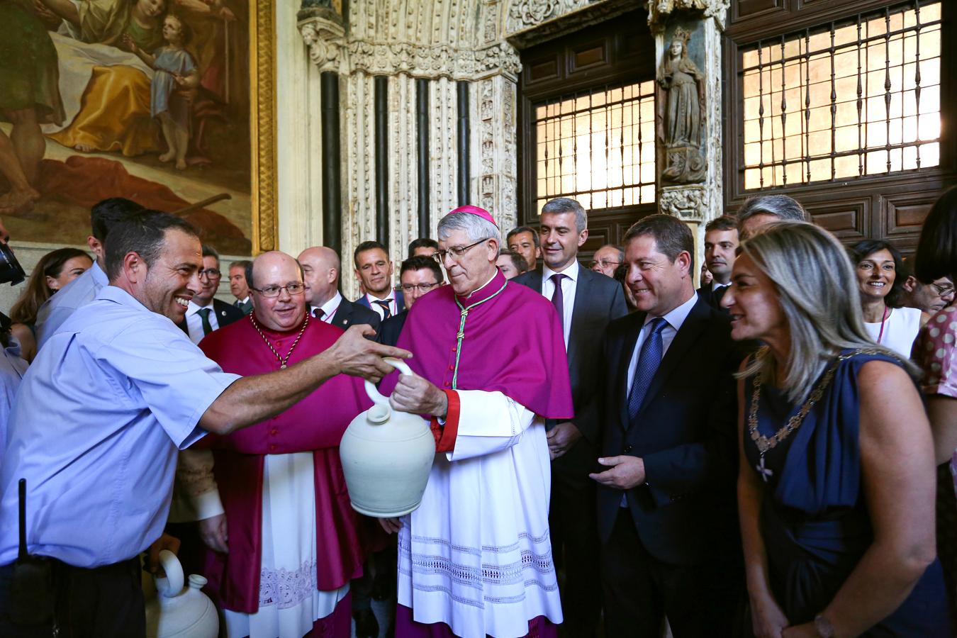 La tradición de los botijos de la Virgen en imágenes