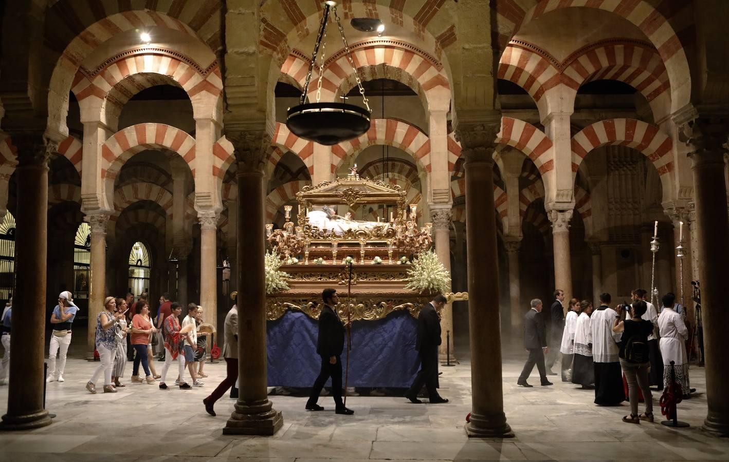 La procesión de la Virgen del Tránsito, en imágenes