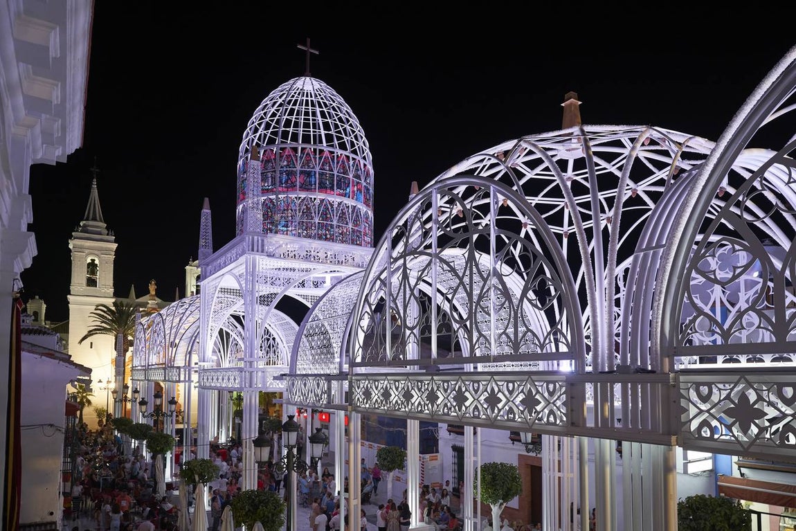En imágenes, así es la catedral efímera de Almonte