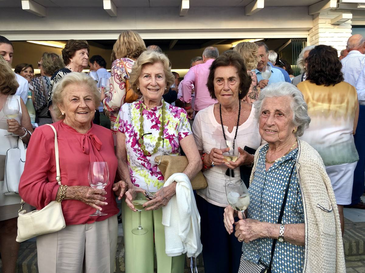 Piedi Domecq, Vicky Medina, Ema Miguiro y Ángeles Osborne. 